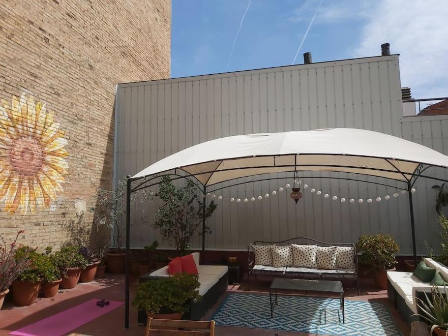 Small Room In Sants With Huge Terrace Barcelona Zewnętrze zdjęcie